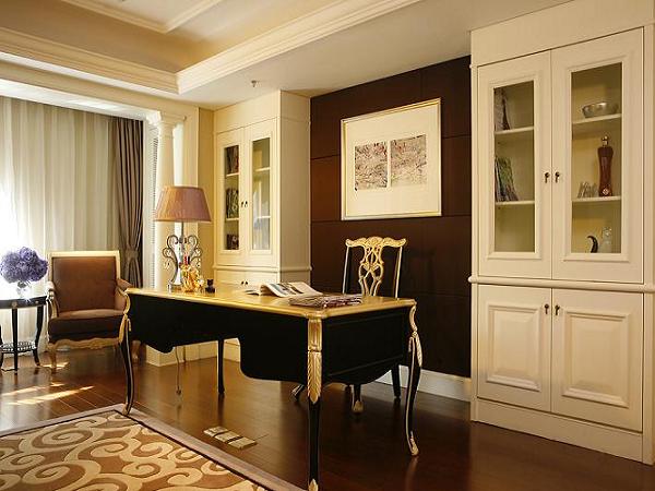 Riverside Baroque Apartments