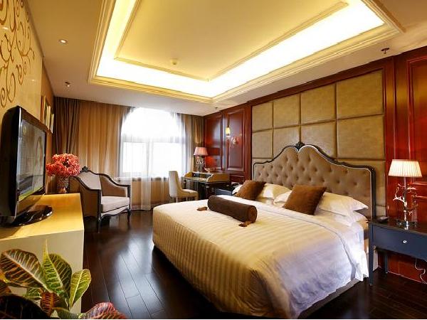 Riverside Baroque Apartments