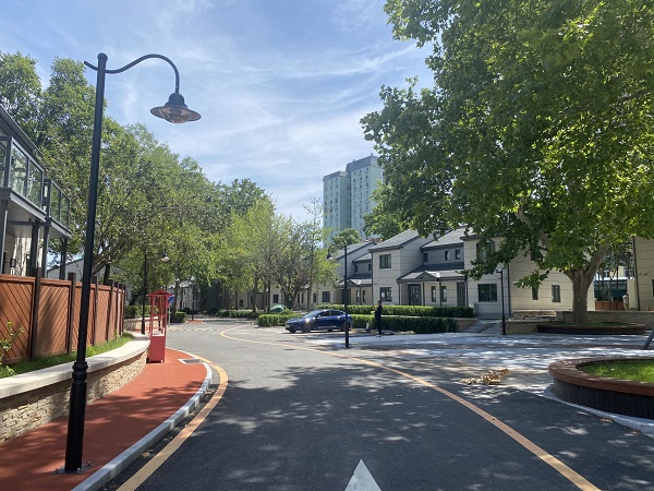 East Palace Apartments