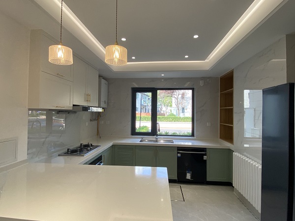 East Palace Apartments