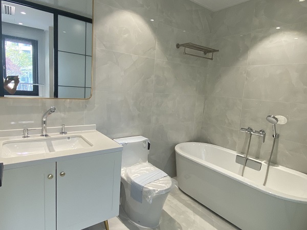 East Palace Apartments