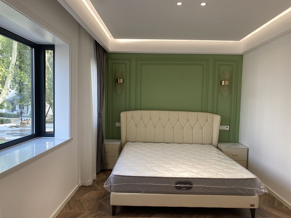 East Palace Apartments