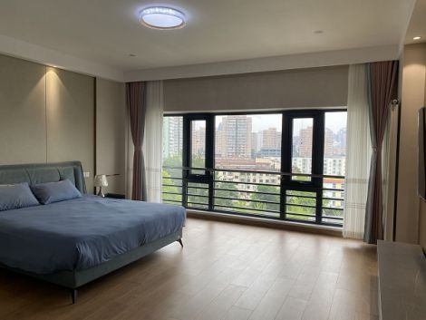 East Palace Apartments