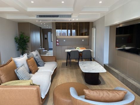 East Palace Apartments