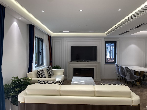 East Palace Apartments