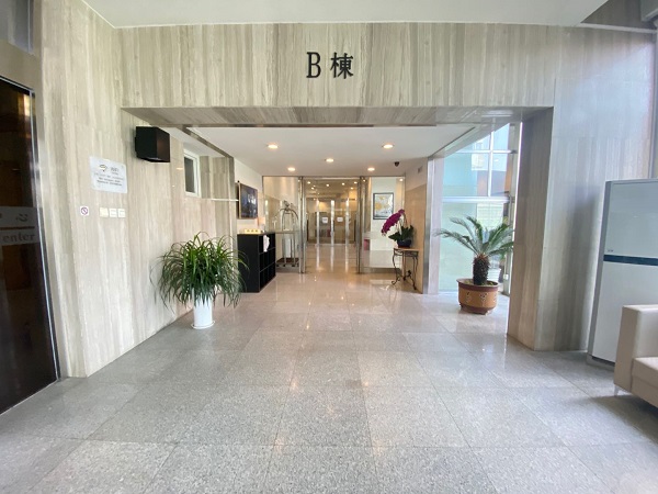 酒仙公寓｜在798艺术区旁，用亲民价格住进百平米全景居所